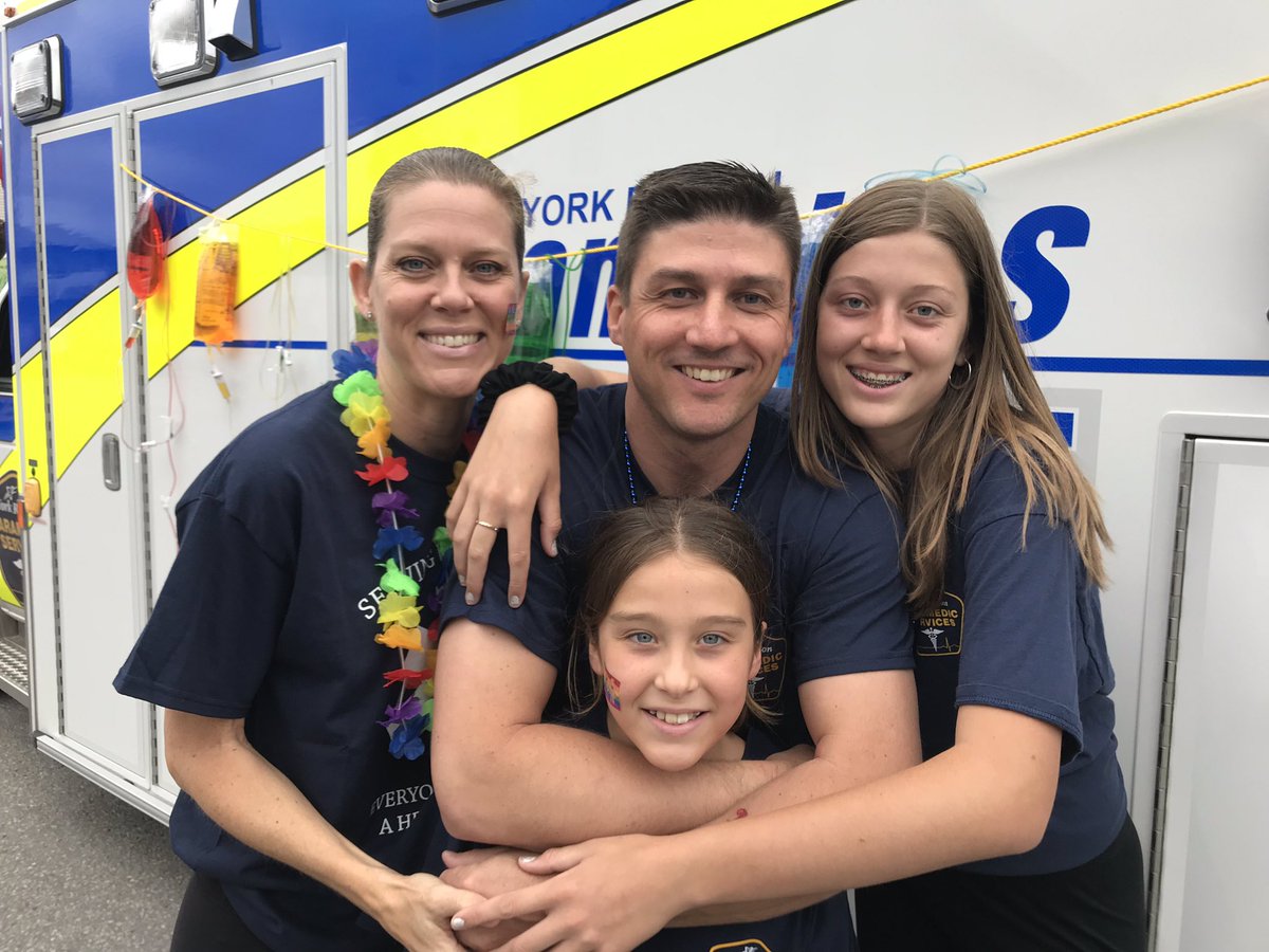 cspearen25's tweet image. So happy to be at my first #yorkpride as Chief of @YorkParamedics with my family! What an incredible event celebrating diversity and inclusivity! @YorkRegionGovt