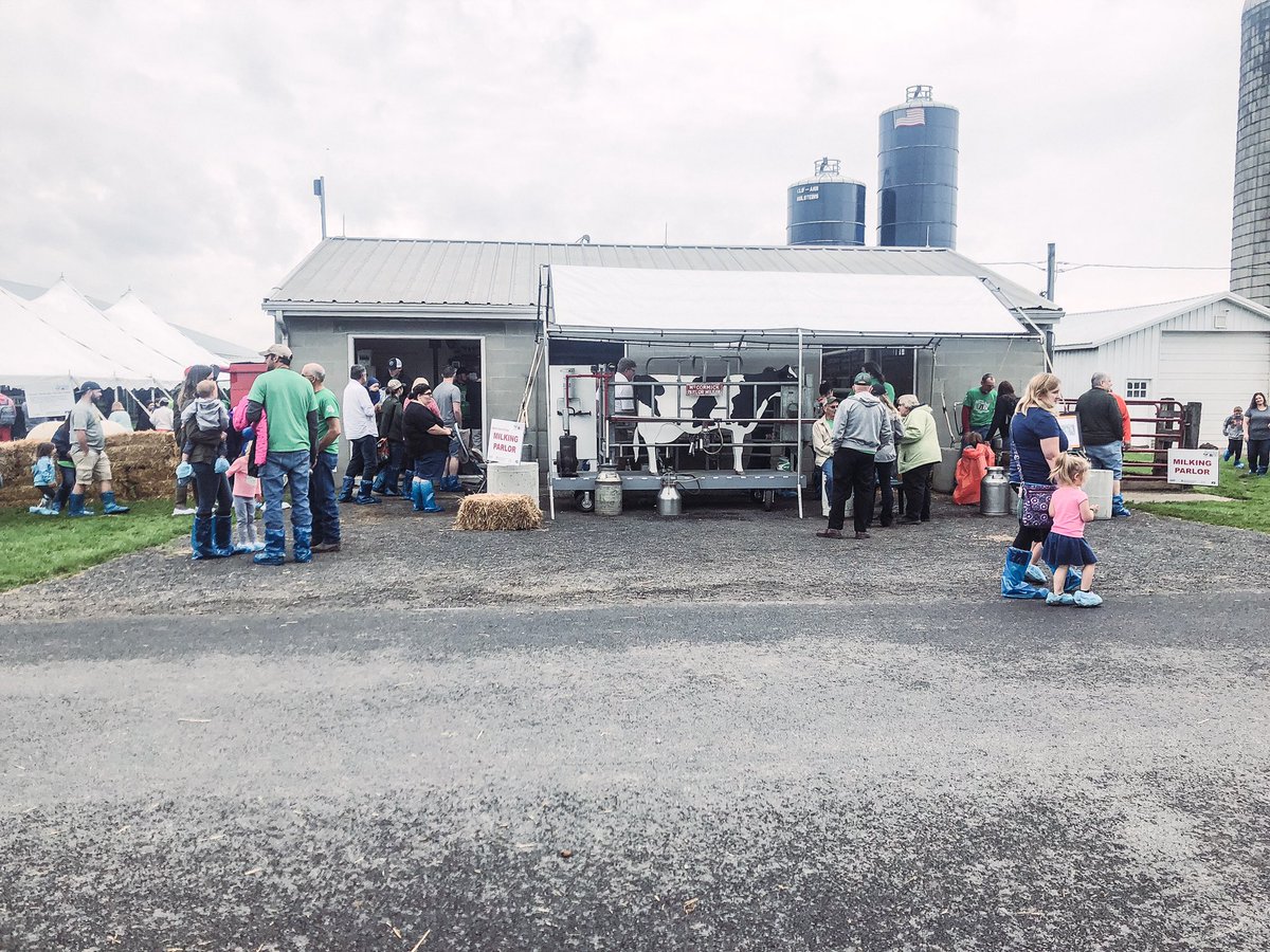 mckenzie13abc's tweet photo. Had a great time helping out at @fultonbotf today at Henricks and Krieger Dairy Farm!

What an awesome turnout—more than 4,700 people pre-registered to tour the farm, milk the cows, and learn about food production.🐄🌱 @FultonCoAg https://t.co/qATUxG9Esq