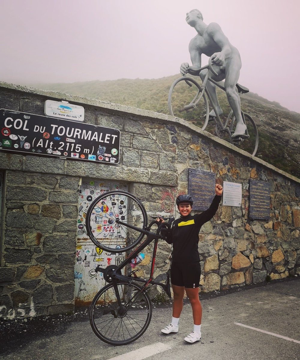 Giulia_DeMaio's tweet photo. Missione #TourDeFrance con #LeCoqSportif compiuta ✅ 3.000 mt in poco più di 100 km con #Aspin, #Tourmalet, Hourquette D’Ancizan 🚵🏻♀️ #giuliaontheroad #ilovemyjob #luckygirl #tdf #lecoqsportif #ShareYourLCS #LCSsportandStyle https://t.co/38tyXNpSq0