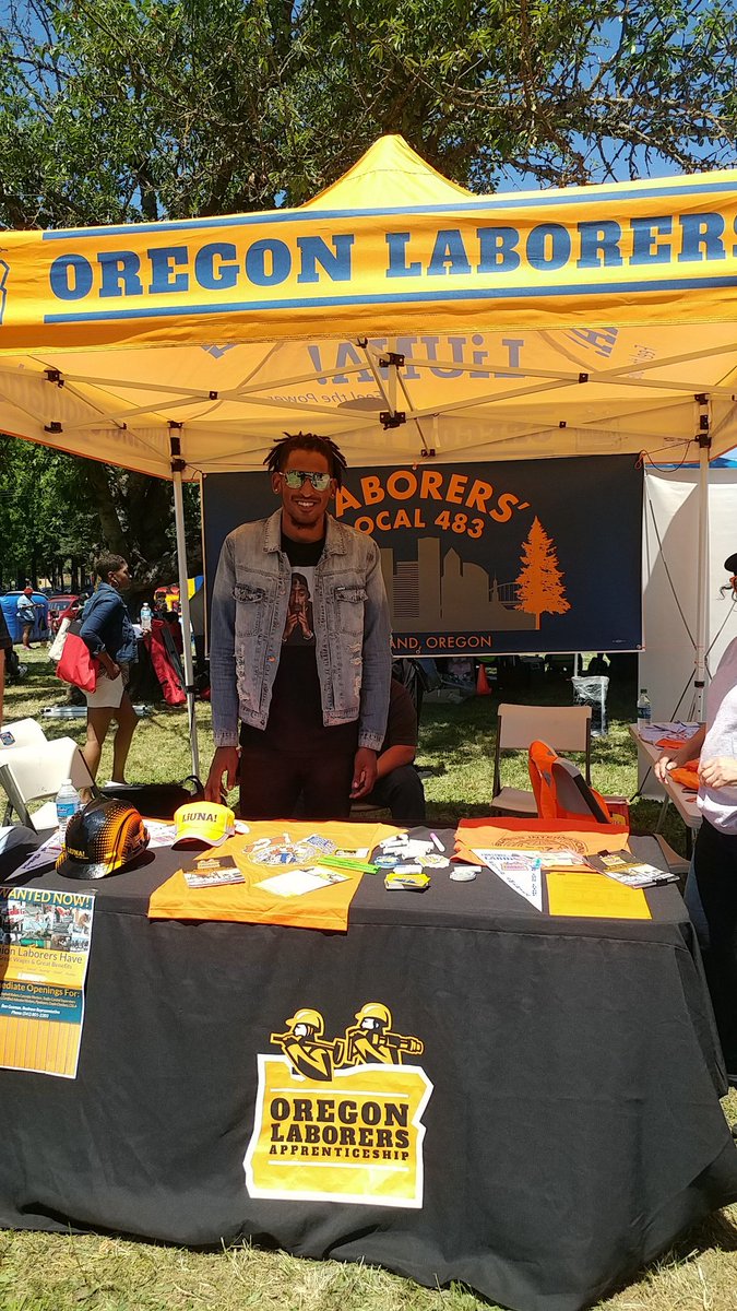 Liuna483's tweet photo. Laborers are at the Juneteenth Festival! Music, food, and community until 7pm at North Russell & Williams.
#Juneteenthor. #community #LIUNA #oregonlaborers https://t.co/hHv298EKem