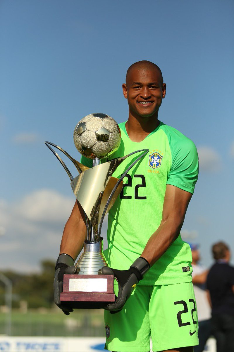 llucao01's tweet image. Muito feliz com esse título!!! Campeões🏆🏆🏆🏆🏆🏆Uma honra trabalhar com vocês!! @CBF_Futebol @_LucasPerri