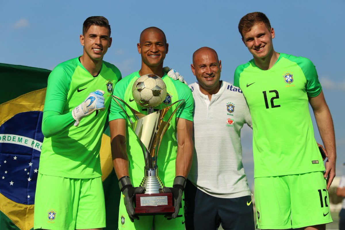 llucao01's tweet image. Muito feliz com esse título!!! Campeões🏆🏆🏆🏆🏆🏆Uma honra trabalhar com vocês!! @CBF_Futebol @_LucasPerri