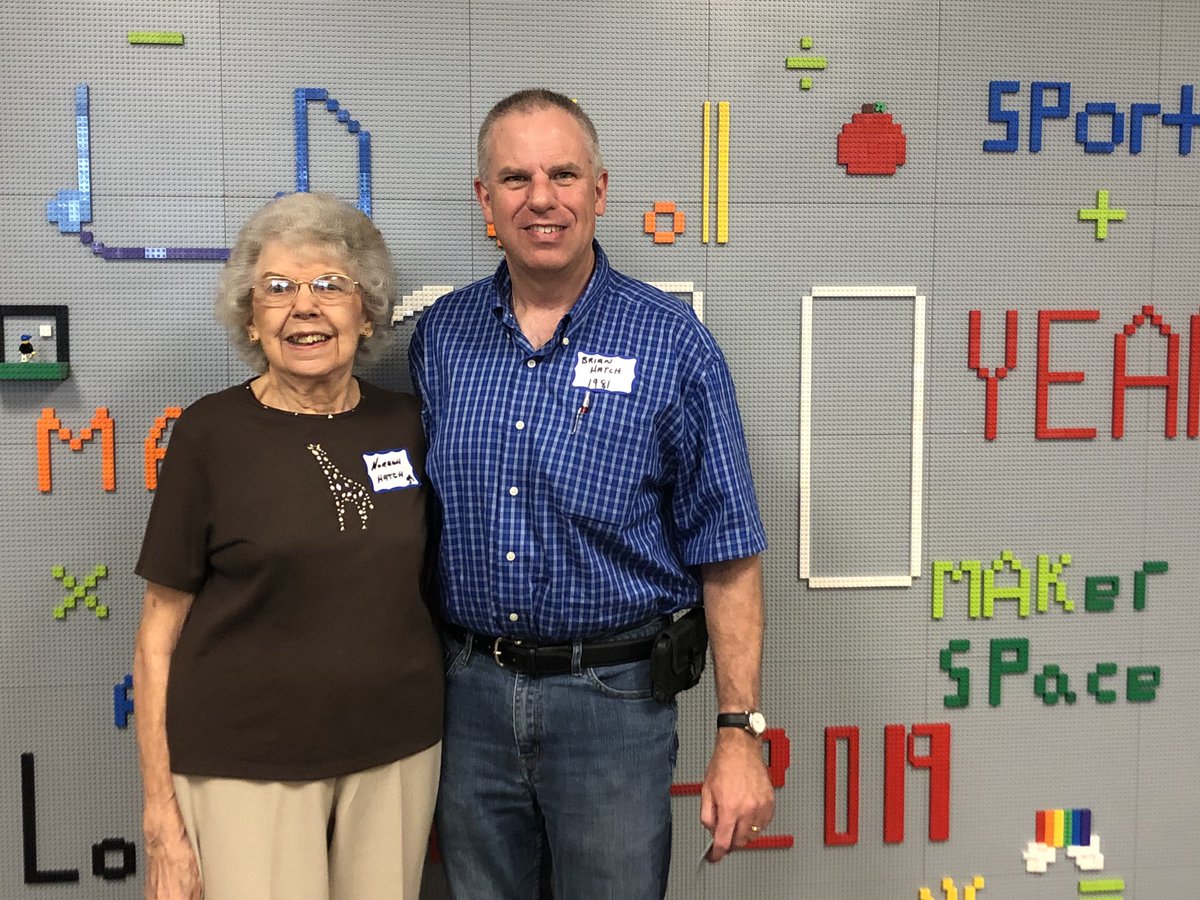 Lockes22's tweet photo. It’s all about connections & relationships! From finding yourself in old photographs, to generations of Locke’s graduates, & finally reuniting with past @Lockes22 staff or alumni, today was truly about 💯 years of #lockespride Thank you for sharing your stories! #LockesCentennial https://t.co/utmEKo8vBt