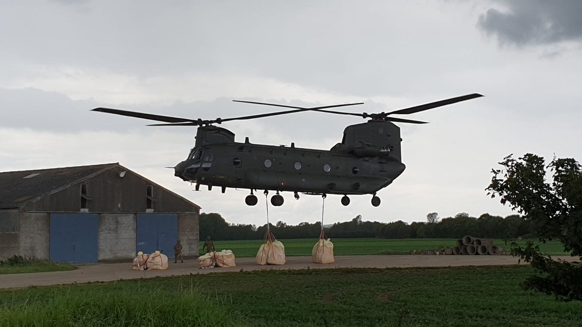 27_Sqn's tweet photo. Our support to the #Wainfleetflooding, @LincolnshireCC and other agencies continued for a third day today, as the situation improves and our work is making a difference. It's been a huge effort from all involved so far, and we stand ready to continue if tasked. https://t.co/Wpp1mAQBoA