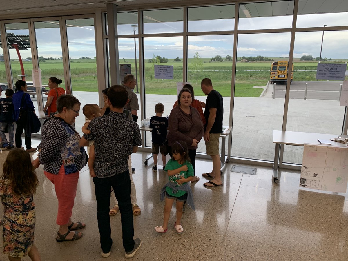 innovationsvvsd's tweet photo. Session 1 Showcase was a huge success last night! We welcomed over 100 k-2 students &amp; their families at the @ICSVVSD to share their inventions and showcase their 2 weeks of learning! Thanks @kristenbrohm 
@crillville @BonniePalmer42 @SuzannahEvans2 @alexisvorhaus @elementarydan https://t.co/b2OK2YQXmK
