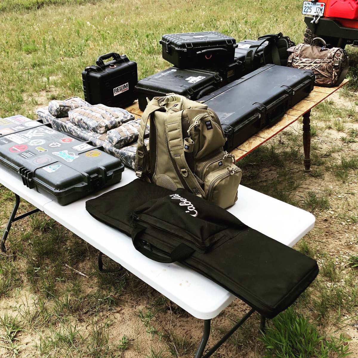 rellimarms's tweet photo. How many guns can you fit in the back of a Jeep? Range day!!

#RellimArms #AMP #RecoilMagazine #EDC #CCW #Firearms #2A #Guns #NRA #AR15 #AR #Glock #Tactical #Rifle #Gunsdaily #gunsofinstagram #Pistol #JeepWrangler #Gunporn #PewPewlife #Weapons  #Weaponsdaily #concealedcarry #jeep https://t.co/efz47ZuNST