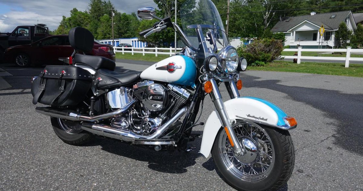 WilkinsHarley's tweet photo. As requested, the whole 2016 Heritage Softail in Frosted Teal and Crushed Ice Pearl! #softailheritage #greatcolors #wilkinsharley https://t.co/sKAxi5ZIHf https://t.co/J2TOjdhZfx