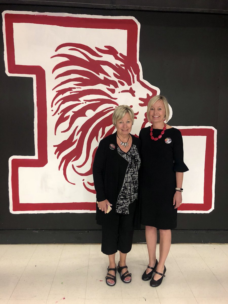 Lockes22's tweet photo. #lockespride runs in the family! Our incredible Principal @Mich_Holder with her mom, Mrs. Barb Abel, a former @Lockes22 administrator @tvdsbopc #StThomasProud #LockesCentennial https://t.co/GmZZYHuQzH