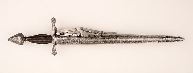 History_Express's tweet image. "Passing the pikes" was a punishment for minor criminal offenders in the colony of Virginia. The convicted felon would have to run through a row of soldiers holding and swinging weapons. To get to the end alive you needed lots of luck. Picture: A combination of a pistol and knife