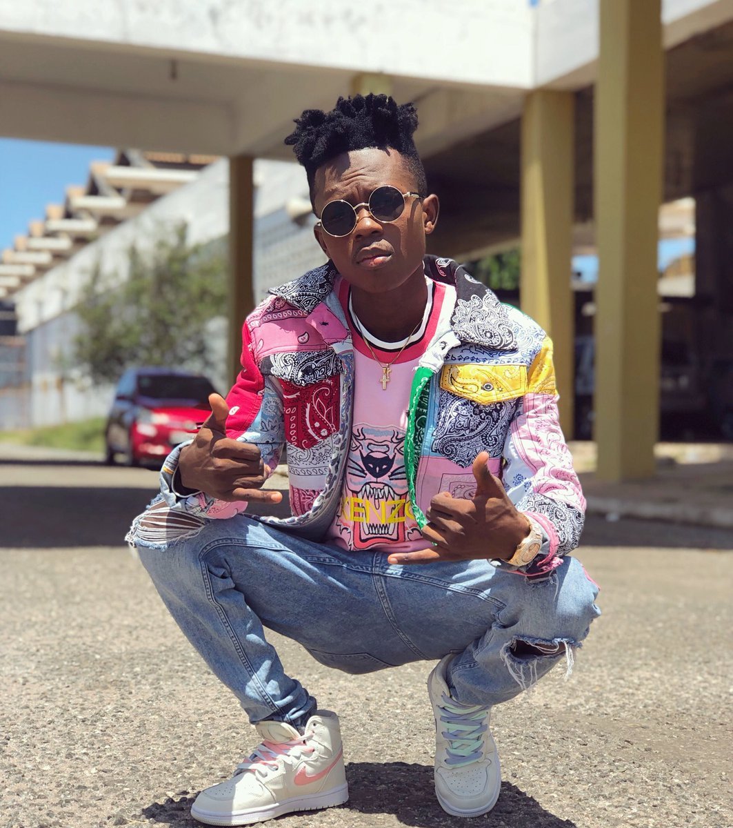 Adom1063fm's tweet image. I fear no rapper whatsoever and #Teephlow isn't on my level Lyrically - @StrongmanBurner 

#KasahareLevel with @drpounds