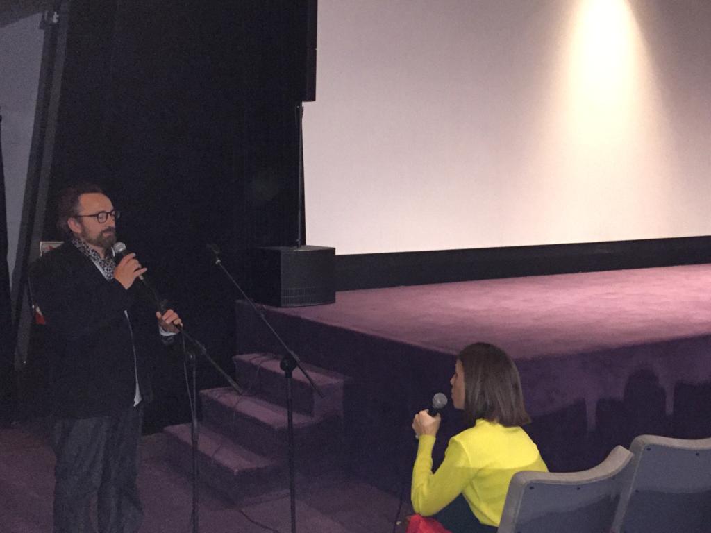 IFArgentine's tweet photo. Michel #Didym presenta la función de Le Misanthrope en la @Sala_Lugones, puesta en escena por su colega Clément Hervieu Léger, de La #ComédieFrançaise https://t.co/CUEp41VGv3