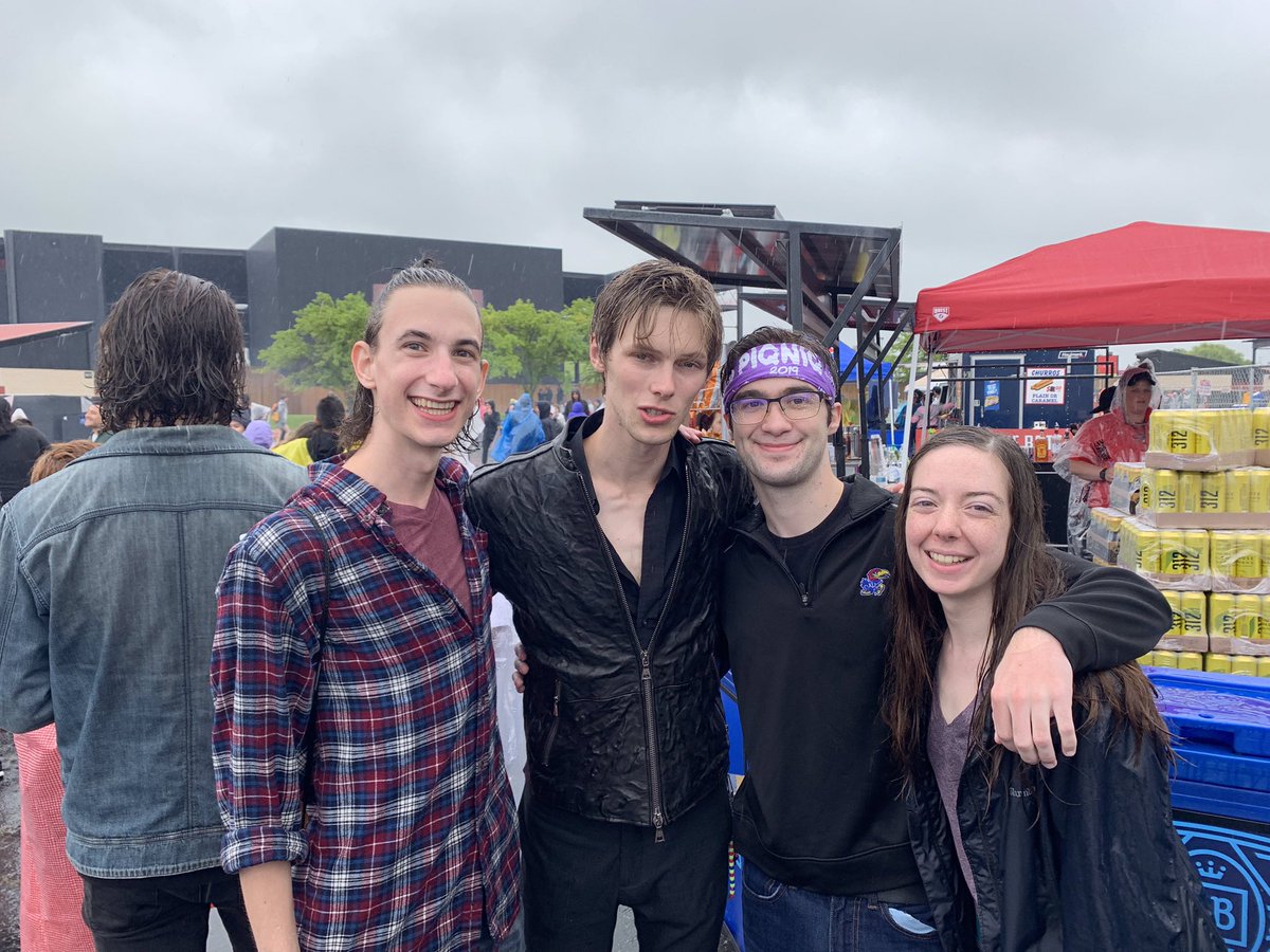wiuxposure's tweet photo. @fridaypilots did not disappoint!  Amazing set at @101WKQX’s #PIQNIQ.  Can’t wait to see them again later this month!  #flight1012 #rainorshine https://t.co/qCcNDrVqNF