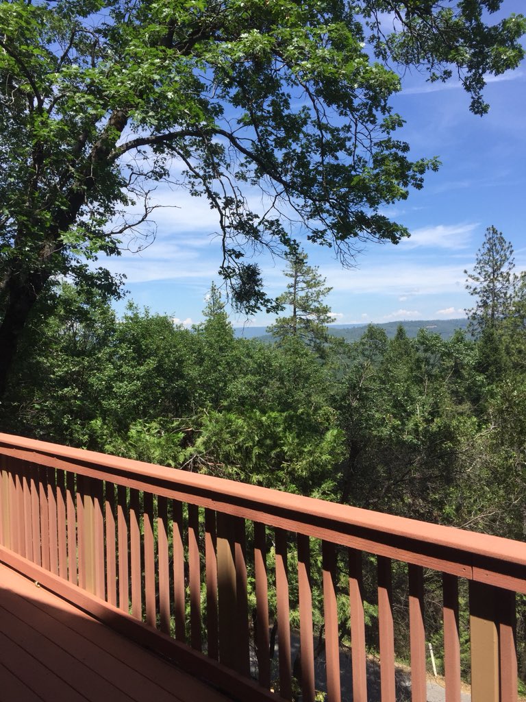 cbeckerdite's tweet photo. An amazing day to look out from my spot in the deck and see the view!! Would you like to wake up to this every day?stop by my OPEN HOUSE at 18141 Augustine Rd #NevadaCity today until 4pm. #therealtorlifeforme #camibeckerditerealestate #longrangeviews https://t.co/pJRkzETuUQ