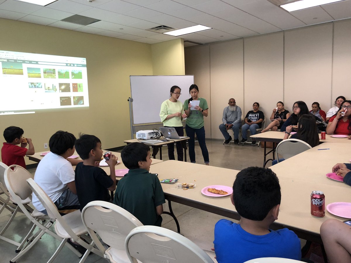 codeparkhouston's tweet image. At our end-of-class showcase, our Code Club students from @BakerRipley showed off their final projects - games made with @Scratch! 👾👾👾

Want to see them for yourself? Check them out here! bit.ly/codepark-lc-ga…