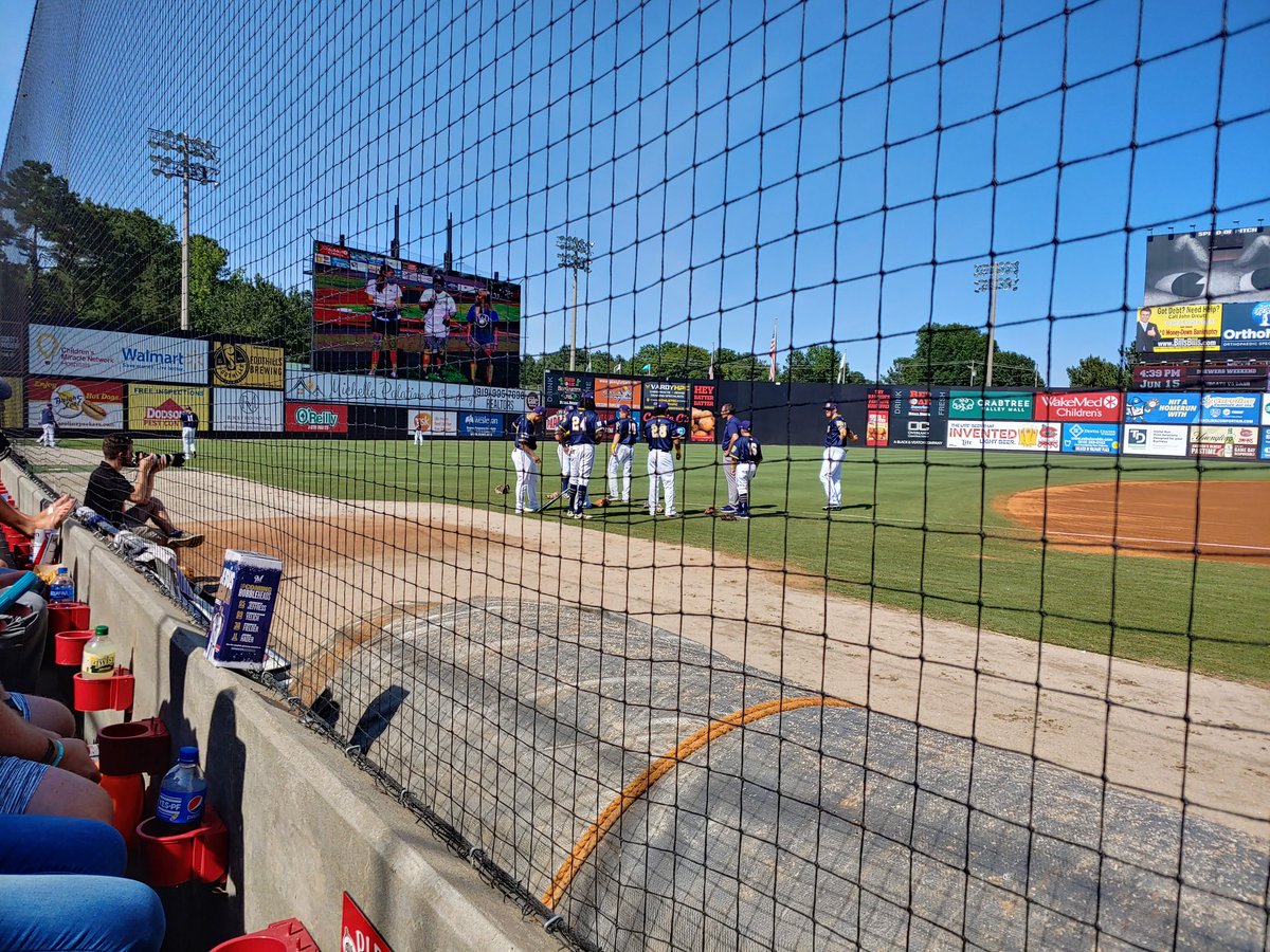 AaronPreston13's tweet photo. Great night for baseball!
@CarolinaMudcats VS @WSDashBaseball
Brewers Appication Night!

Got to meet Rollie Fingers Brewers Hall of Fame Pitcher!

Great night out with Dad!

(Section 218, Row A, Seats 14 &amp; 15)
#DicksSportingGoods

#GoMudcats #MudcatsFUN #ThisIsMyCrew https://t.co/rU2A1SRDWg