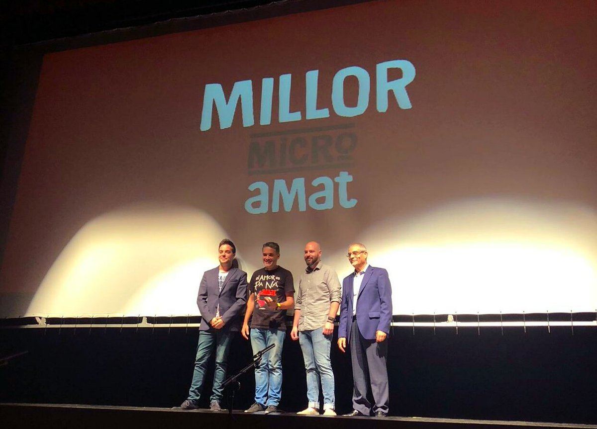 Ambfiteatre's tweet photo. Ahir vam acudir a la cloenda d la VI edició d Certamen d teatre d'Oliva i encara estem en un núvol!
- Premi Millor ús d valencià
- Premi Millor MicroaMat
- Nominacions x a Adri Sanz, @joanaestruch i @erxexo
Gràcies @AjuntamentOliva!
#aMat19 #vapertu @lloret_josep #notoblidem♥️ https://t.co/D3YEB9B3G9