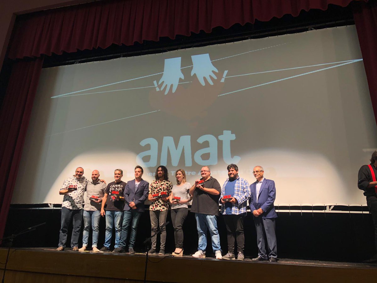 Ambfiteatre's tweet photo. Ahir vam acudir a la cloenda d la VI edició d Certamen d teatre d'Oliva i encara estem en un núvol!
- Premi Millor ús d valencià
- Premi Millor MicroaMat
- Nominacions x a Adri Sanz, @joanaestruch i @erxexo
Gràcies @AjuntamentOliva!
#aMat19 #vapertu @lloret_josep #notoblidem♥️ https://t.co/D3YEB9B3G9
