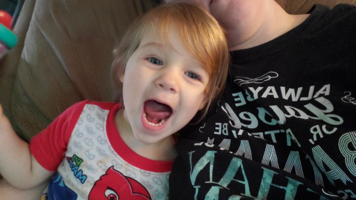 SEleanor19's tweet image. The past 2 days have been much needed rest and recovery. My beautiful Isabelle helpt Mommy and cuddled while we watched the @FIFAWWC We can't wait to watch @USWNT @alexmorgan13 @mPinoe tomorrow for more needed daughter time #legrecovery #myheart #love #familytime #soccer