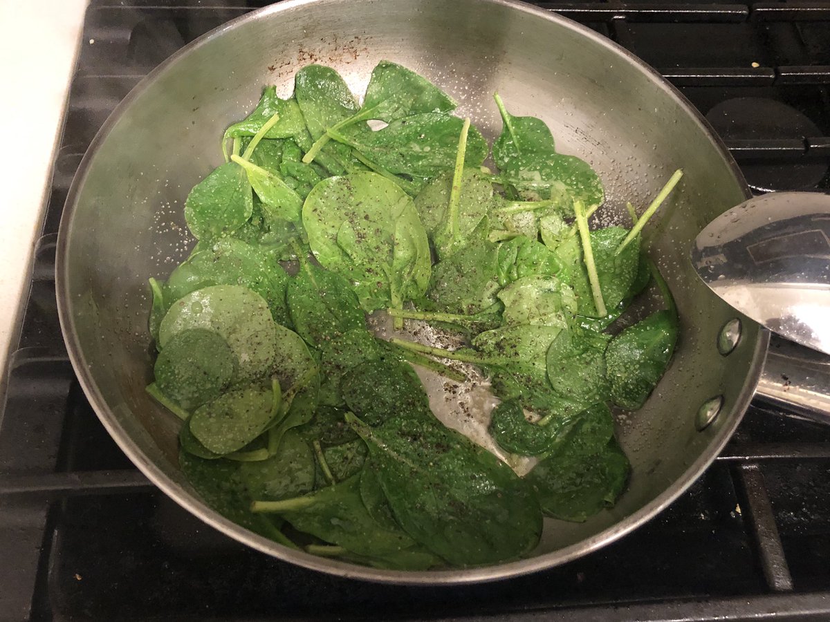 AJRupchandani's tweet photo. Todayโs @UnSqGreenmarket farmers find were these beautiful ๐ strawberries that married well with baby spinach ๐ฅฌ for a refreshing summer salad ๐ฅ #ChefAngie https://t.co/rZcKvTePjX