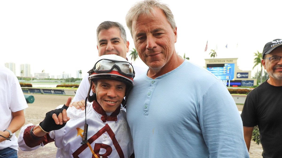 GulfstreamPark's tweet photo. Violent Trick controlled race 9, @JaramilloJockey at the reins for trainer @JCAvila63. #GulfstreamPark #SpringMeet https://t.co/VcUBItRoWV