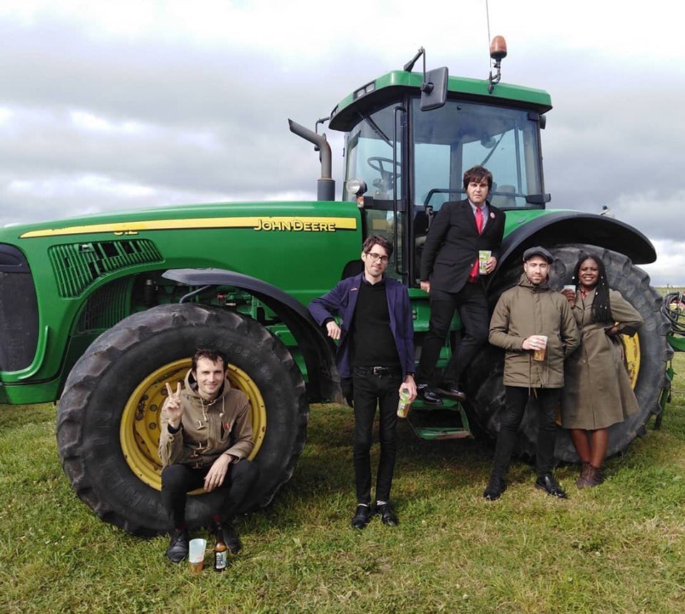Concert de clôture du canal historique à la Fête de la Bio à Vains. Farewell et bisous Barbara Stressante ! 💥🥁🔥🎸🎷