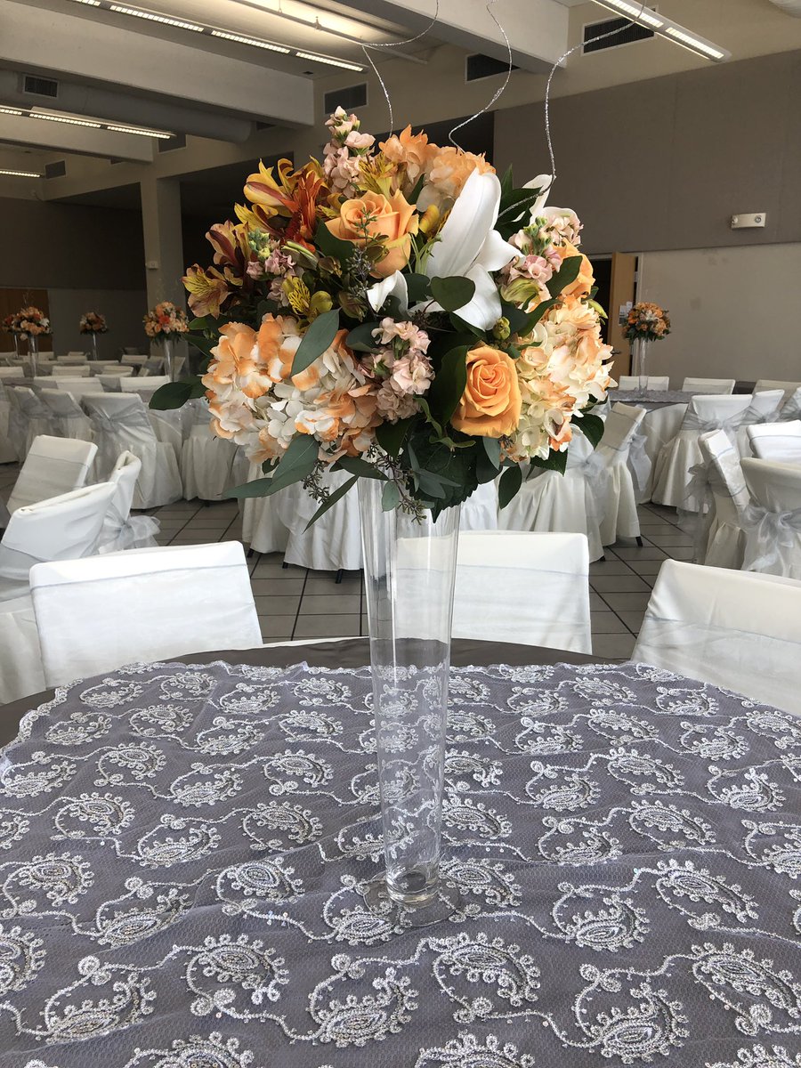 sscevents's tweet photo. #flowers the perfect centerpiece. #flowers #events #SanFrancisco #centerpieces https://t.co/eaD83o2qil
