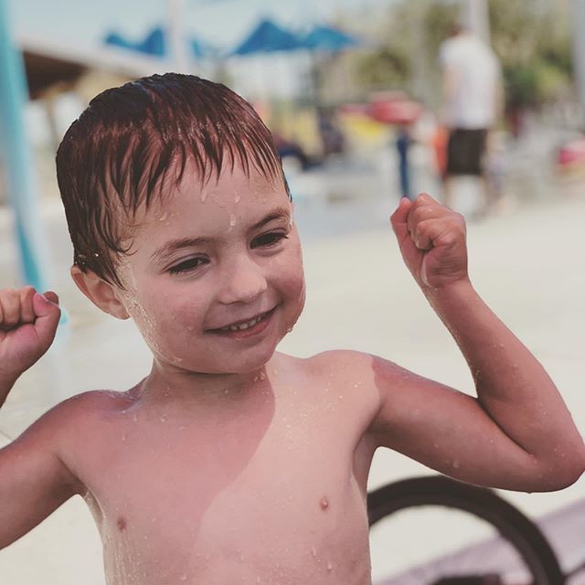 alexbridgeforth's tweet photo. Showing us his muscles. #awb14 #fortirwin, CA, ๐บ๐ธ https://t.co/TOZSZ6VHwd https://t.co/ylHtL1crb2