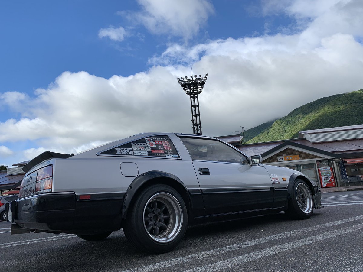 1986_HGZ31_2by2's tweet photo. 寝ないでここまで来れた😆
走行距離375km(๑و•̀ω•́)و
奥伊吹スキー場まであと少し✌️
途中で綺麗な虹🌈も見れたし、同じz31と遭遇して暫く一緒に走れて楽しかった(*^^*)v
#dualfactory
#奥伊吹スキー場
#中部ミーティング
#日産
#nissan
#旧車
#フェアレディZ
#fairladyz
#z31
#前期
#300zx
#vg30 https://t.co/Ph5o3Ww8Rt