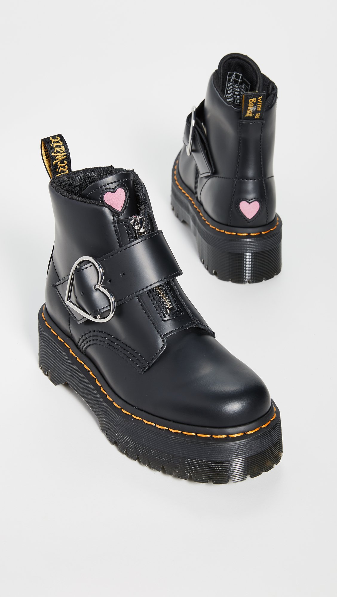 on X Lazy Oaf x Dr. Martens 2019 collaboration. Buckle Boots 180 190 usd Buckle Creepers 170 180 usd Vegan Sandal 105 120 usd lazyoaf lazyoafxdrmartens drmartens drmartensxlazyoaf kawaii https t