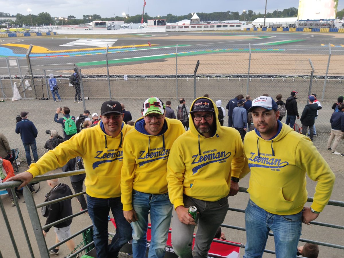 Jetsonides's tweet photo. @zeemantextiel Groetjes uit Le Mans, Zeeman. https://t.co/ttNb8Fkgcn