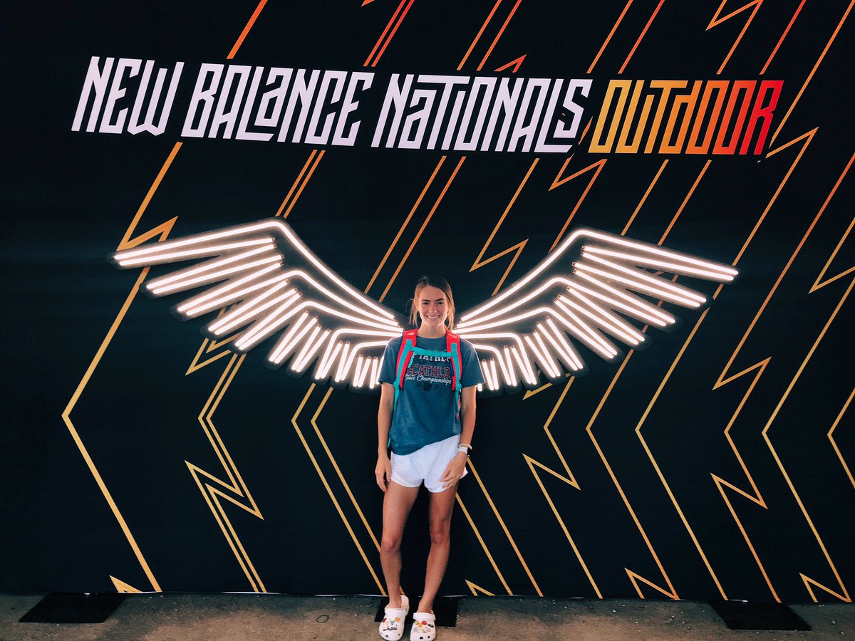 MooneyhanWalter's tweet image. Crazy proud of this one!!  Competed against the top 23 girl pole vaulters in the nation today. Took 15th place!!