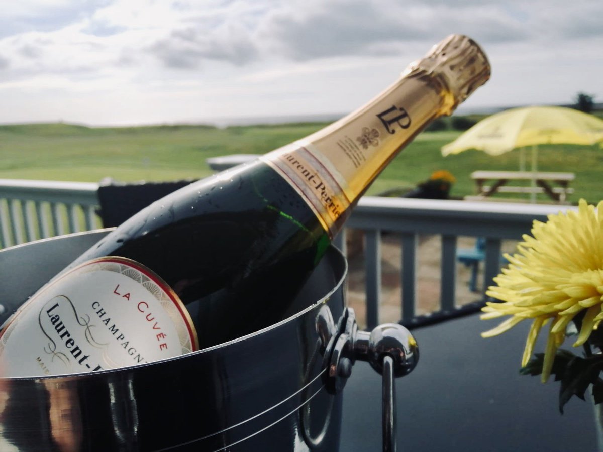 Looking for somewhere for your special occasion? 

Fizz on the fairway? Balloons in the bunkers? Moretti on the map?#

Get in touch to discuss your special day.