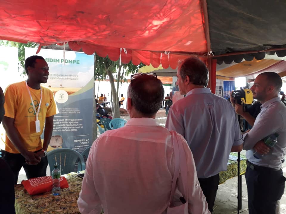 NANOAIR1's tweet photo. NANO AIR qui conçoit et développe 👨‍💻 des objets connectés et des solutions digitales 💻📱 pour répondre aux besoins des populations africaines dans les secteurs de l’agriculture 👨‍🌾🌱, l’environnement et le transport 🚘 va conclure un partenariat 🤝 avec @Recuplast https://t.co/AtRU1lDFnO