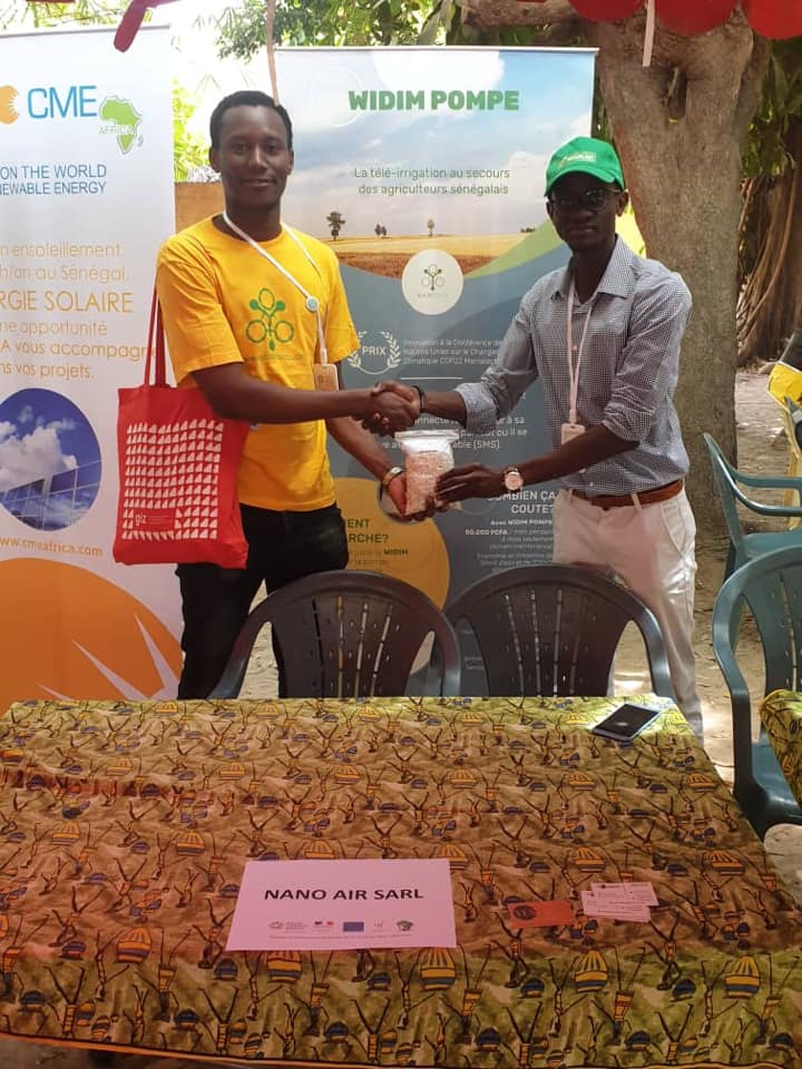 NANOAIR1's tweet photo. NANO AIR qui conçoit et développe 👨‍💻 des objets connectés et des solutions digitales 💻📱 pour répondre aux besoins des populations africaines dans les secteurs de l’agriculture 👨‍🌾🌱, l’environnement et le transport 🚘 va conclure un partenariat 🤝 avec @Recuplast https://t.co/AtRU1lDFnO