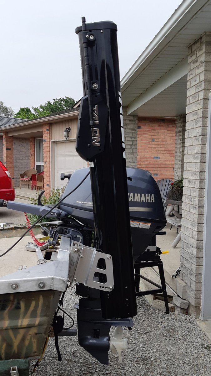 scottyb1971's tweet photo. Finally got my Minn Kota Talon installed on my Crestliner ModV. Just need to route the wiring better and pair the remotes and wireless foot switch. #TalonDown #TillerLife https://t.co/Le3sITp1AH