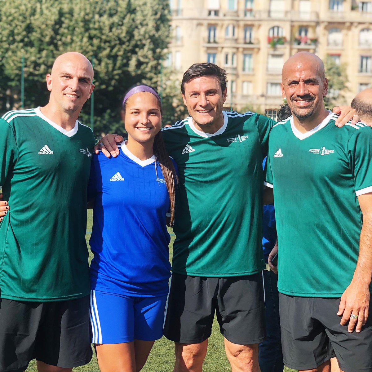 deynac18's tweet photo. Mañana les mostraré un video del torneo FIFA legends que jugué en Paris... ¿Quién creen que gano? 🤪  
#FIFAWWC
#DareToShine https://t.co/UTJyuu7GIA