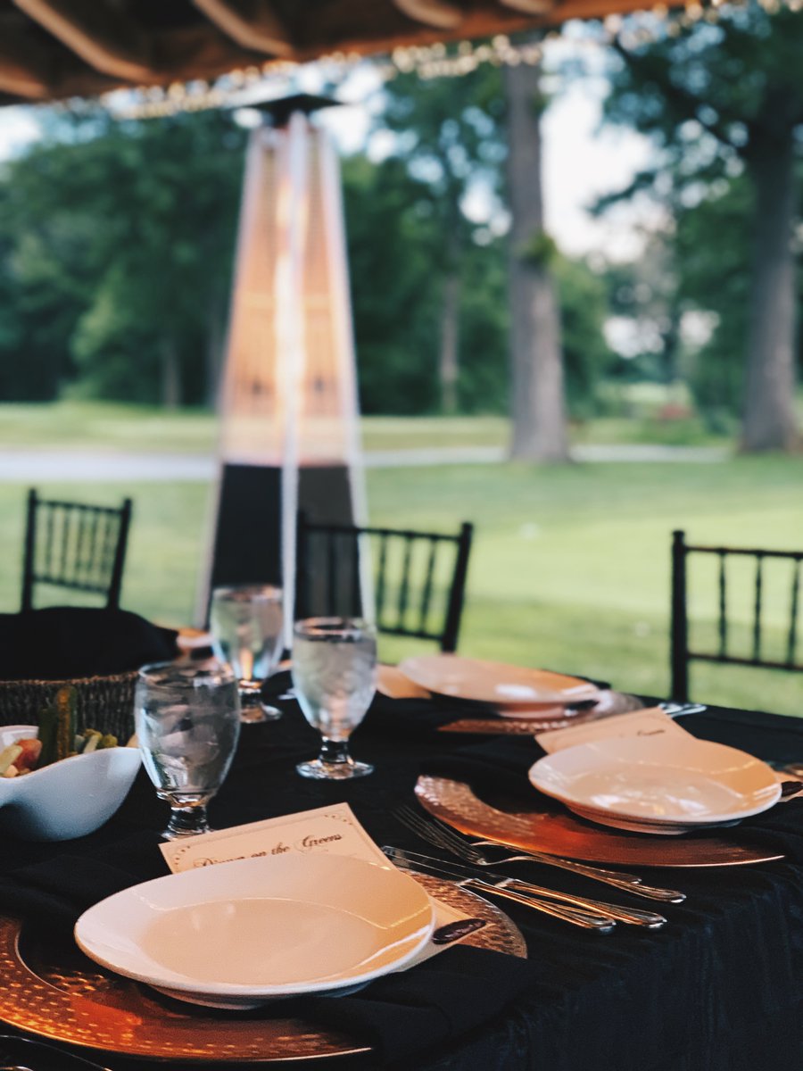 OFCC_1915's tweet image. Last night’s Dinner on the Greens was simply spectacular. We’re looking forward to making this a tradition. 🥂 #OFCCFood #OFCC #FineDining