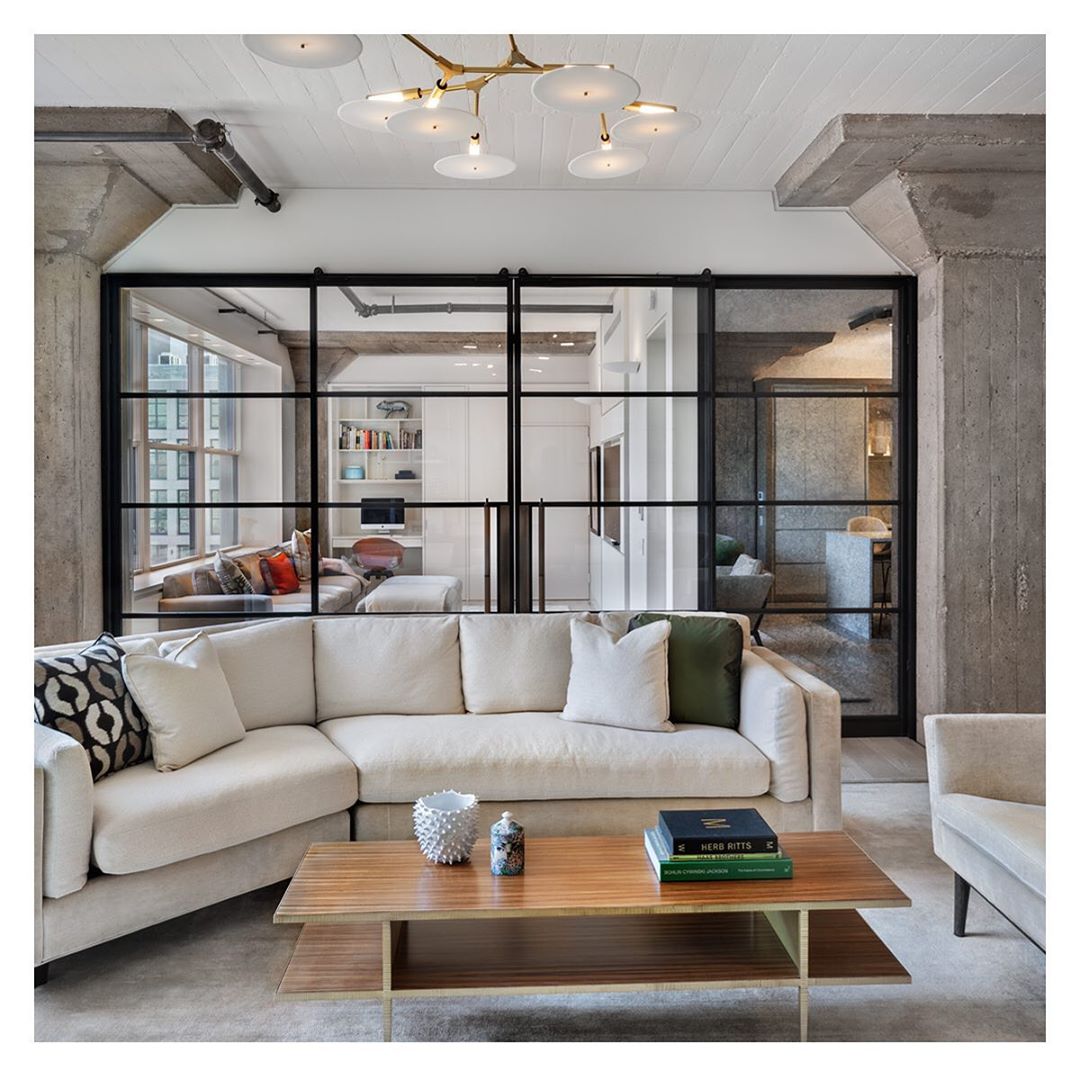 Stripped to the concrete, in this North Moore loft 
#tribeca #nycinteriors #nycrealestate #realestate #novayork #arquitetura #architecture #nycliving #agrandemaca