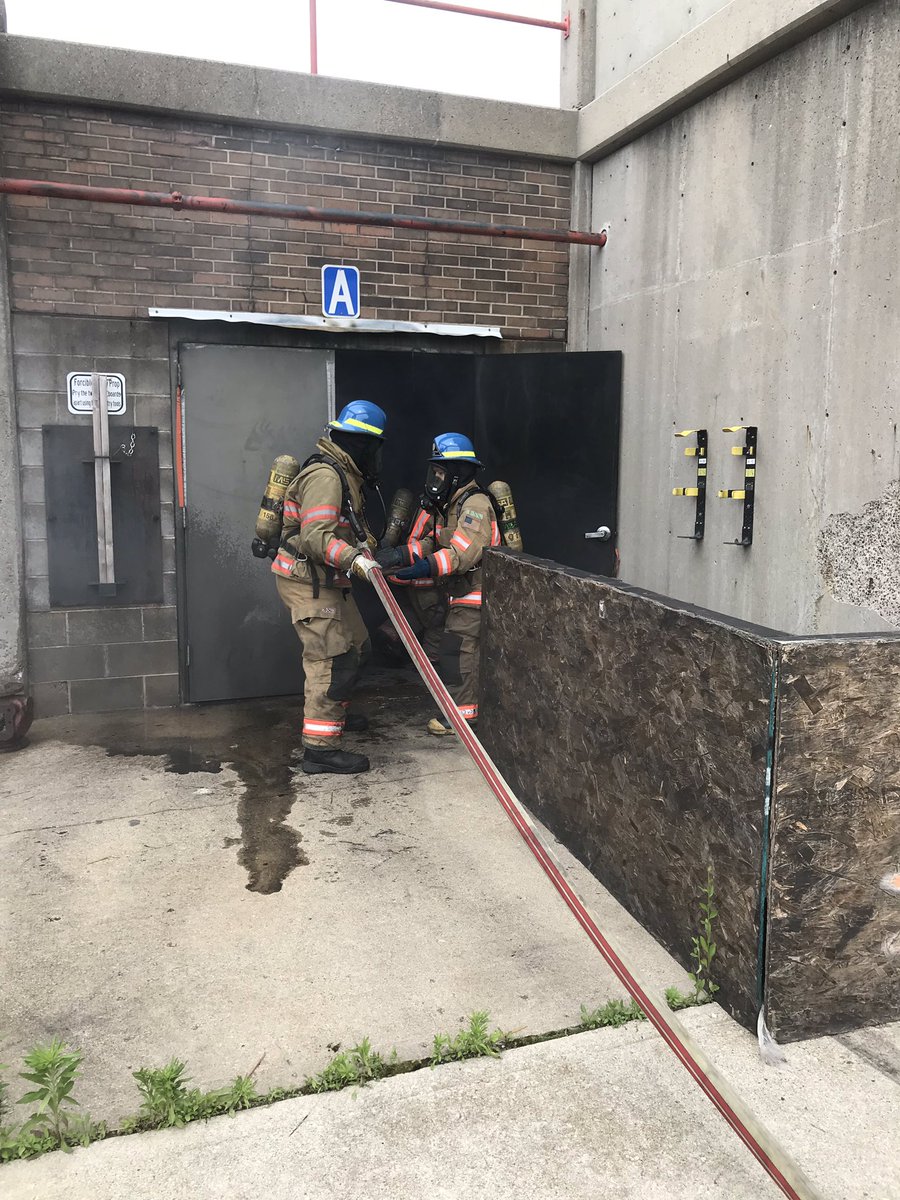 ExplorerPost413's tweet image. Today @ExplorerPost413 learned about coordinated fire attack and fire ground evolutions. This was conducted using digital fire simulators and smoke machines from @LION_Gear