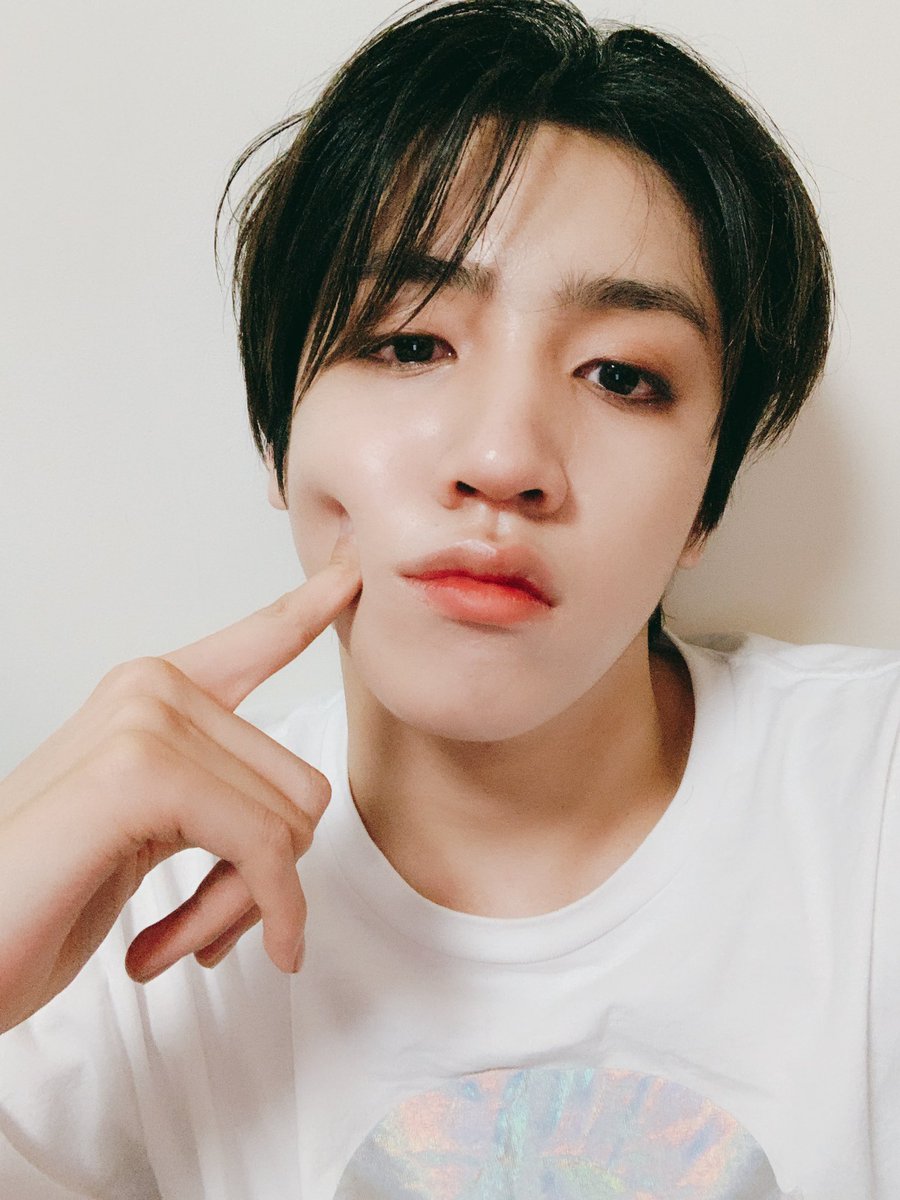 CUBE_PTG's tweet photo. [#우석] 🤨🤔🌌❤️.❤️ https://t.co/6t6JmqwdCj