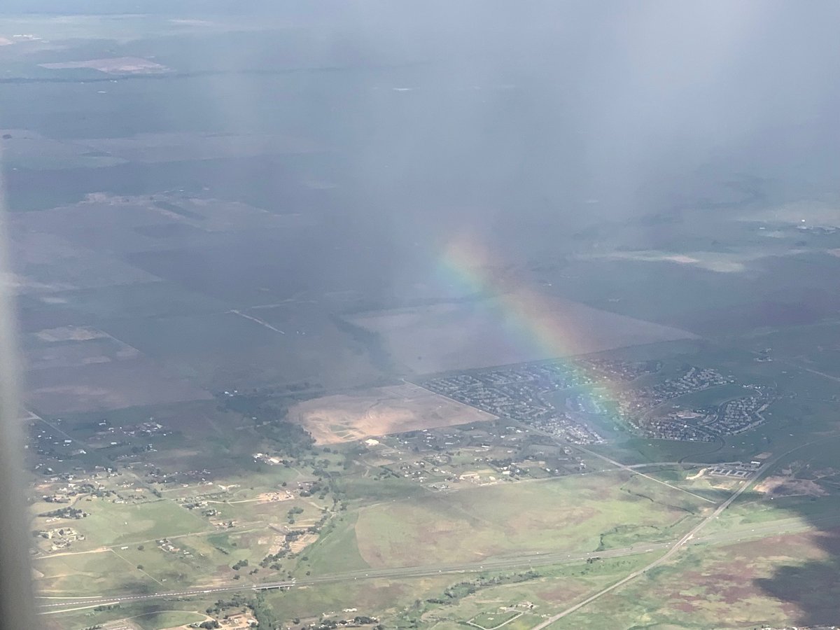 CommDocPA's tweet photo. Peek-a-boo rainbow approaching Denver. #somewhereover https://t.co/kyvu7B9gLb