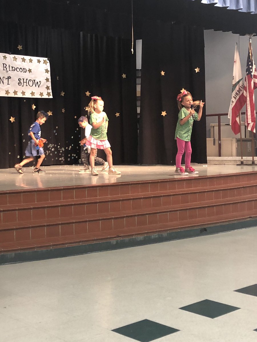 elrinconrockets's tweet photo. El Rincon Talent Show 2019. So much talent! #GoRockets #CulverPride https://t.co/KgbrGhBA1t