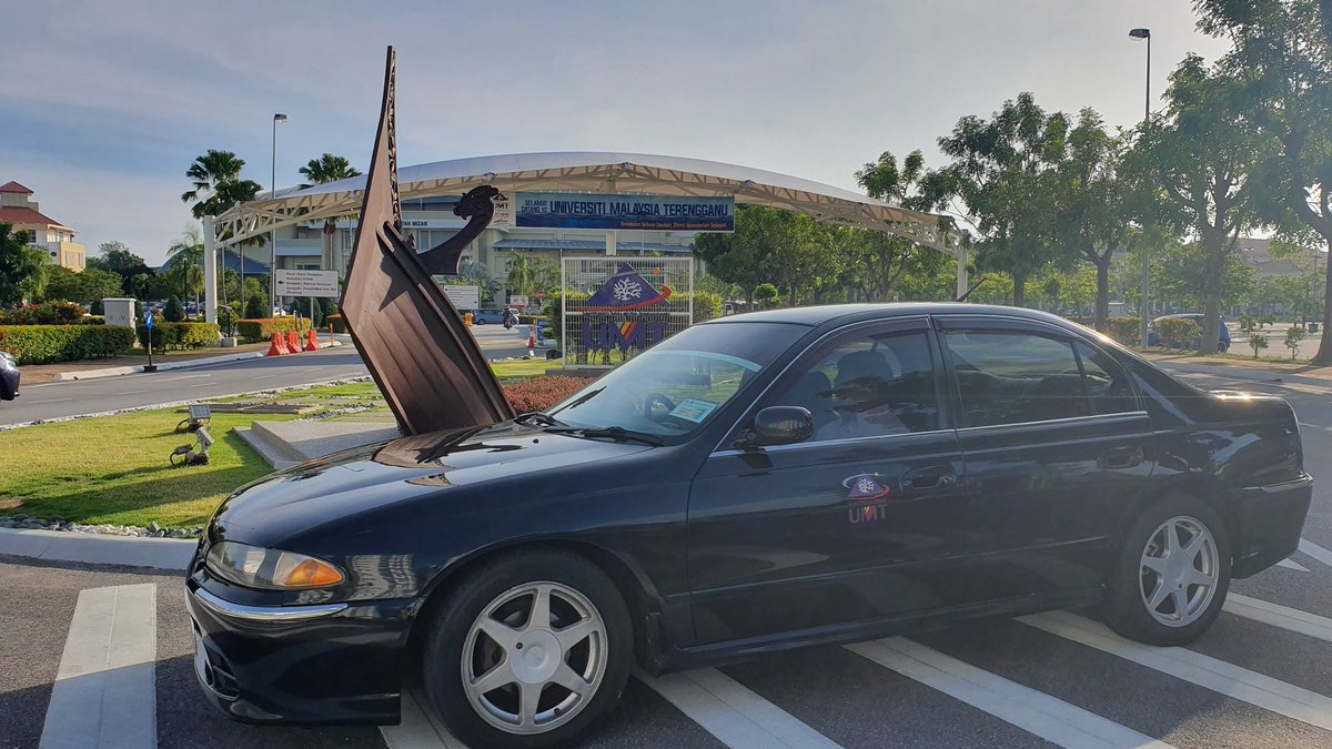 TROPIMUNDO's tweet image. Top management of @UMT_Official and #INOS organise a farewell day for our #TROPIMUNDO and #BEVT students. The day started with an official welcome of the @BelgiumMalaysia Ambassador at the Terengganu airport for the @TROPIMUNDO Coordinators and with the last exam for the students