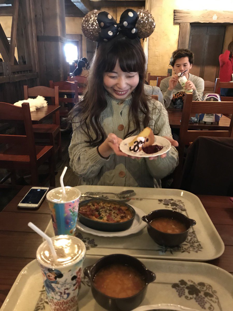 WorkLab5's tweet image. 【🔥運営メンバー紹介🔥】
Entry No.8🙌    yuuna！！！

ゆるきゃらgirl👱‍♀️
／
まだまだ分からないこといっぱいありますが、精一杯がんばります✊✌️
＼

-好きな食べ物-
私の主食は、湯葉と胡椒とメロンソーダです✨✨三日三晩食べれちゃいます🔥