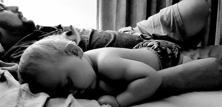 theclothoption's tweet photo. We can’t not share this picture of sweet snuggles in anticipation of Father’s Day tomorrow. 

#theclothoption #laopcióndetela #clothdiapers #pañalesdetela #tco #enddiaperneed #closethediapergap #makeclothmainstream https://t.co/v3DELBirpR
