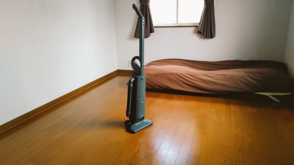e嬢 オタクの引きこもり系ミニマリスト En Twitter 何もない部屋だからこそ掃除機は気になったらすぐかけちゃいます 1分で終わるので楽ちん ノ W ノ クイックルワイパーやほうきも試しましたがずぼらな私にはやっぱり掃除機 柄の部分は折り畳めます e嬢 オタクの引きこもり系ミニマリスト En Twitter 何もない部屋だからこそ掃除機は気になったらすぐかけちゃいます 1分で終わるので楽ちん ノ W ノ クイックルワイパーやほうきも試しましたがずぼらな私にはやっぱり掃除機 柄の部分は折り畳めます