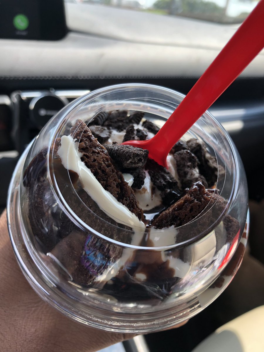 Foodinati's tweet photo. DQ puts me on the toilet but the Oreo &amp; Brownie Combo Undefeated! #foodinati https://t.co/p9yYesYZLO