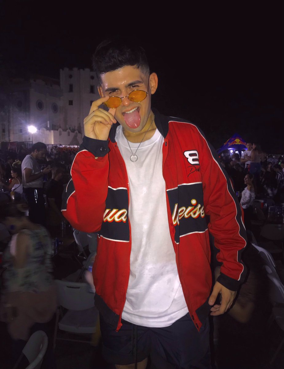 esoloandru's tweet image. criticar sin dar ejemplo que jodiá manía 🖕🏽🐰🧨👁  ⠀⠀⠀⠀⠀⠀⠀⠀⠀⠀⠀⠀⠀⠀⠀⠀⠀⠀⠀⠀⠀⠀⠀⠀⠀⠀
#x100pre #badbunny #outfit #lastnight