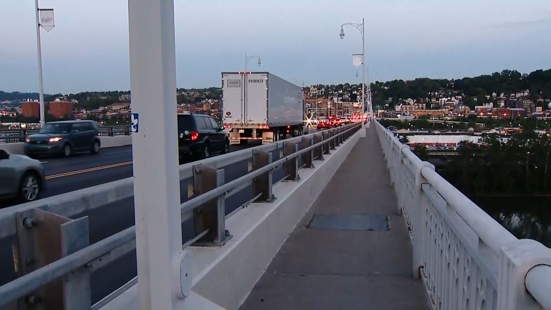 las vegas man jumps off bridge 2021 las vegas man jumps off bridge 2021