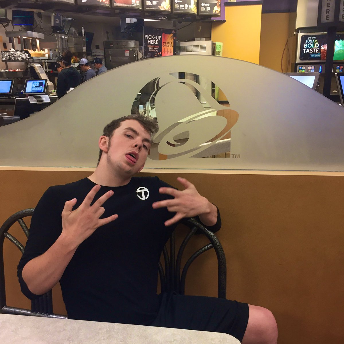 ColeRadrick's tweet image. King of Taco Bell Style.

#IFHY

@tacobell